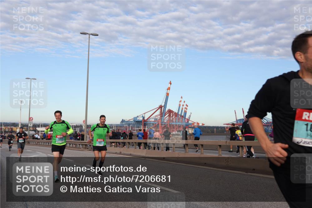 03.10.2024 - Köhlbrandbrückenlauf Matties Gatica Varas http://msf.ph/oto/7206681 03.10.2024 09:33:26 Position 2 1065, 1021, 314, 10 meine-sportfotos.de