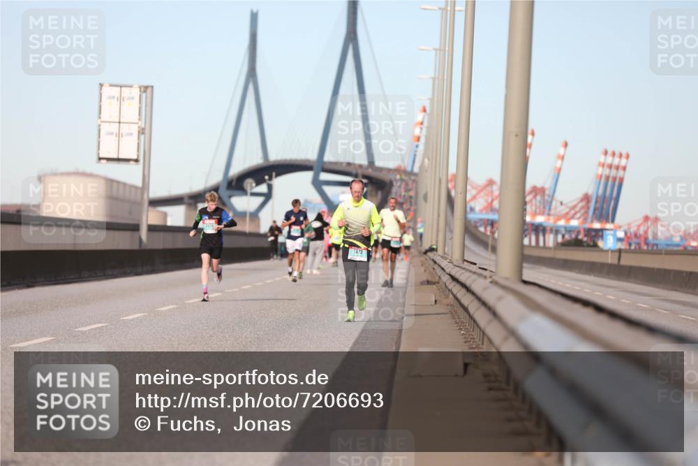 03.10.2024 - Köhlbrandbrückenlauf Fuchs,  Jonas http://msf.ph/oto/7206693 03.10.2024 09:43:08 Position 3 2076, 1472 meine-sportfotos.de