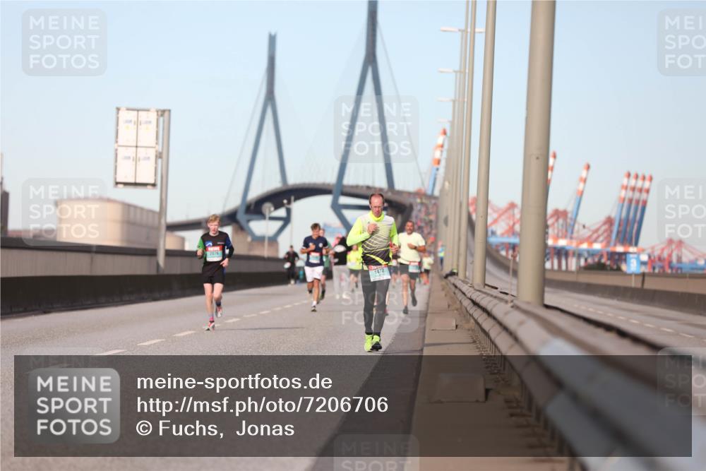 03.10.2024 - Köhlbrandbrückenlauf Fuchs,  Jonas http://msf.ph/oto/7206706 03.10.2024 09:43:08 Position 3 2076, 1472 meine-sportfotos.de
