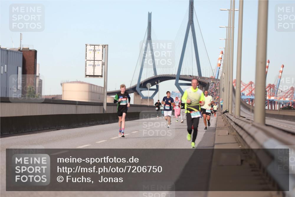 03.10.2024 - Köhlbrandbrückenlauf Fuchs,  Jonas http://msf.ph/oto/7206750 03.10.2024 09:43:09 Position 3  meine-sportfotos.de