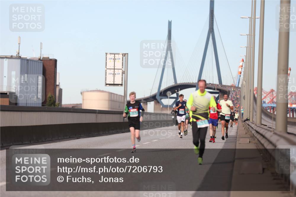 03.10.2024 - Köhlbrandbrückenlauf Fuchs,  Jonas http://msf.ph/oto/7206793 03.10.2024 09:43:11 Position 3 2076 meine-sportfotos.de