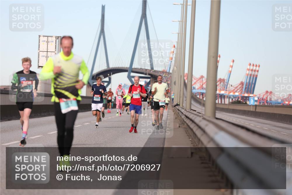 03.10.2024 - Köhlbrandbrückenlauf Fuchs,  Jonas http://msf.ph/oto/7206927 03.10.2024 09:43:15 Position 3 1469, 2696, 1420 meine-sportfotos.de
