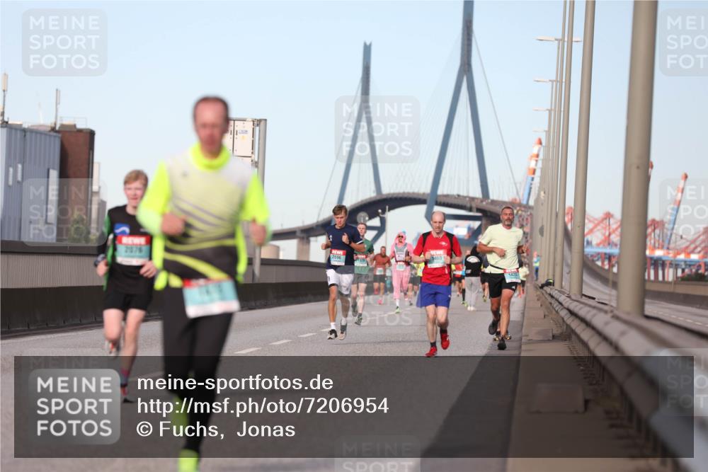 03.10.2024 - Köhlbrandbrückenlauf Fuchs,  Jonas http://msf.ph/oto/7206954 03.10.2024 09:43:15 Position 3 2076, 2696, 14699, 1329, 1420 meine-sportfotos.de