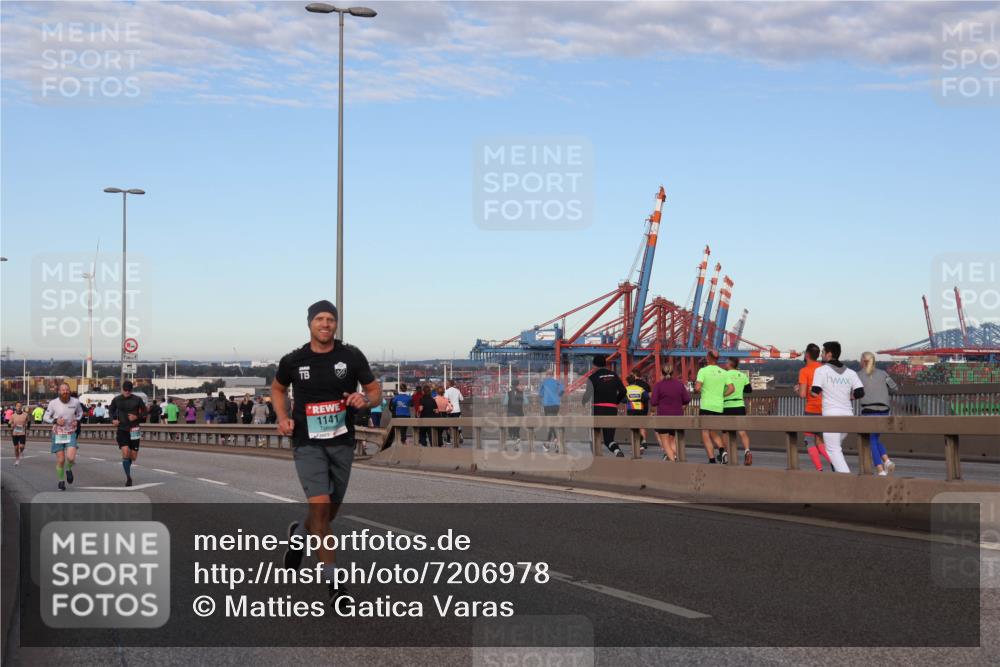 03.10.2024 - Köhlbrandbrückenlauf Matties Gatica Varas http://msf.ph/oto/7206978 03.10.2024 09:33:30 Position 2 500, 1, 1141 meine-sportfotos.de
