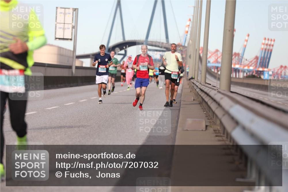 03.10.2024 - Köhlbrandbrückenlauf Fuchs,  Jonas http://msf.ph/oto/7207032 03.10.2024 09:43:16 Position 3 1469, 2696, 1420 meine-sportfotos.de
