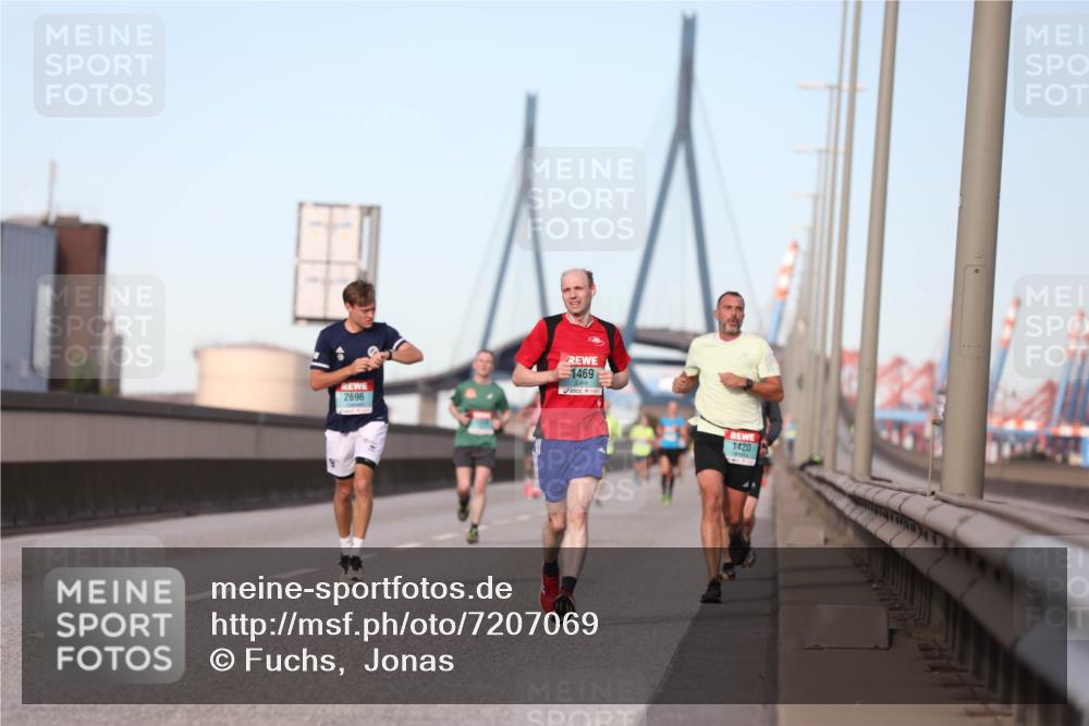03.10.2024 - Köhlbrandbrückenlauf Fuchs,  Jonas http://msf.ph/oto/7207069 03.10.2024 09:43:20 Position 3 1469, 2696, 1420 meine-sportfotos.de