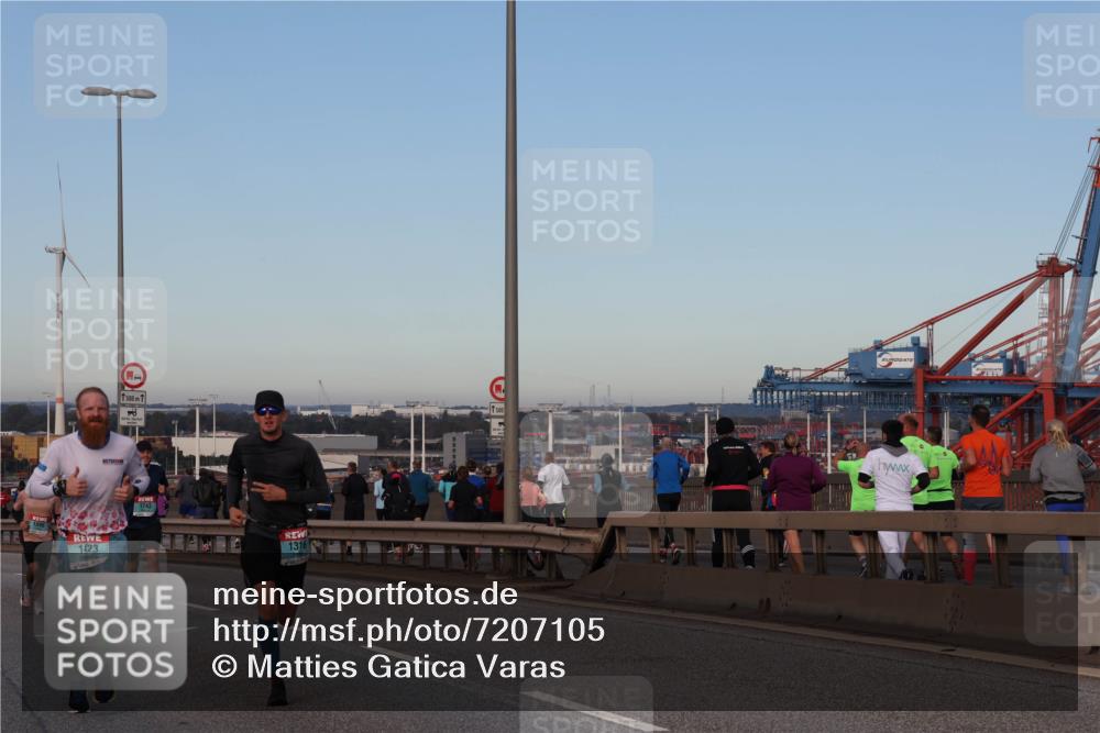 03.10.2024 - Köhlbrandbrückenlauf Matties Gatica Varas http://msf.ph/oto/7207105 03.10.2024 09:33:33 Position 2 1423, 1500, 1743, 1310, 1500 meine-sportfotos.de