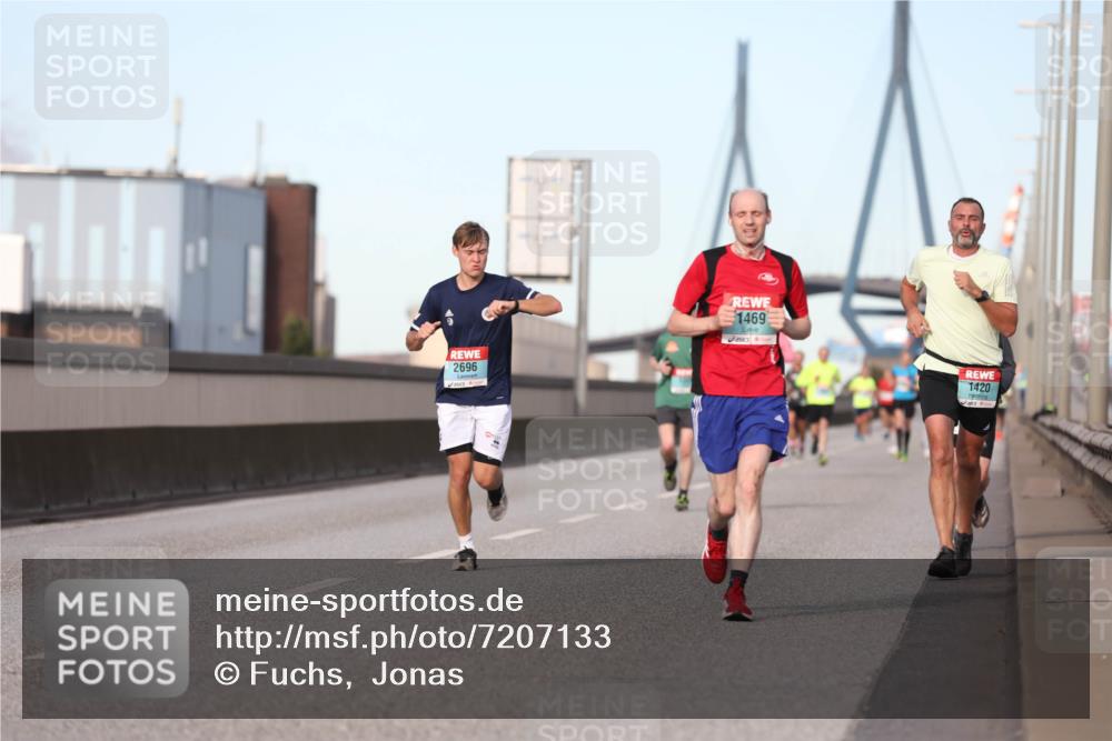 03.10.2024 - Köhlbrandbrückenlauf Fuchs,  Jonas http://msf.ph/oto/7207133 03.10.2024 09:43:21 Position 3 1469, 2696, 1420 meine-sportfotos.de