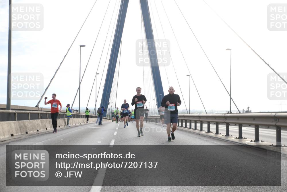 03.10.2024 - Köhlbrandbrückenlauf Jannik Wohlers http://msf.ph/oto/7207137 03.10.2024 09:20:23 Position 1 1172, 1091 meine-sportfotos.de