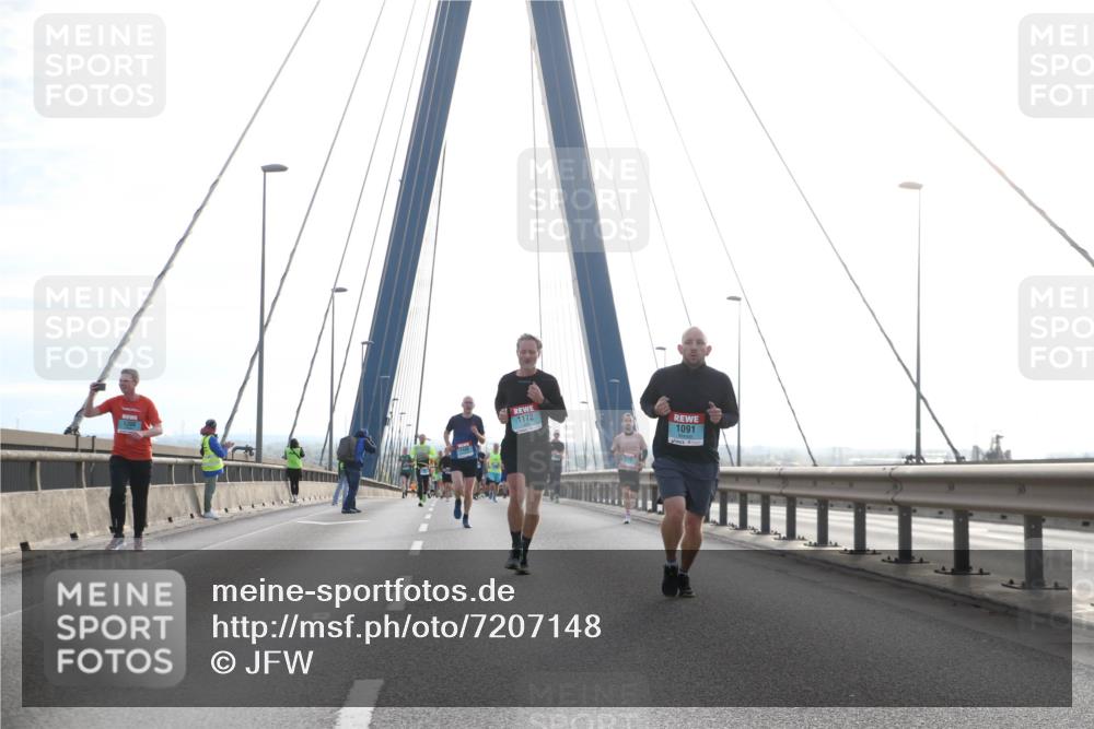 03.10.2024 - Köhlbrandbrückenlauf Jannik Wohlers http://msf.ph/oto/7207148 03.10.2024 09:20:24 Position 1 1172, 1091 meine-sportfotos.de