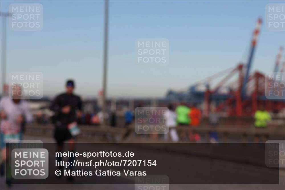 03.10.2024 - Köhlbrandbrückenlauf Matties Gatica Varas http://msf.ph/oto/7207154 03.10.2024 09:33:34 Position 2  meine-sportfotos.de