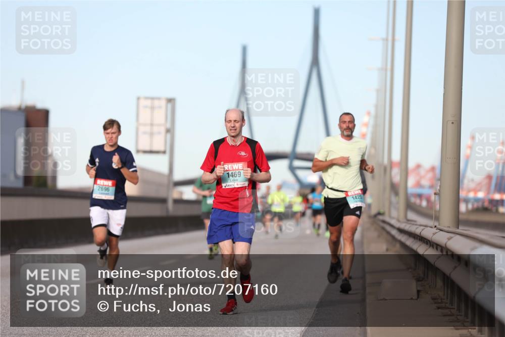 03.10.2024 - Köhlbrandbrückenlauf Fuchs,  Jonas http://msf.ph/oto/7207160 03.10.2024 09:43:21 Position 3 2696, 1469, 1420 meine-sportfotos.de