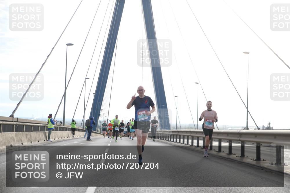 03.10.2024 - Köhlbrandbrückenlauf Jannik Wohlers http://msf.ph/oto/7207204 03.10.2024 09:20:27 Position 1 1188, 1098 meine-sportfotos.de