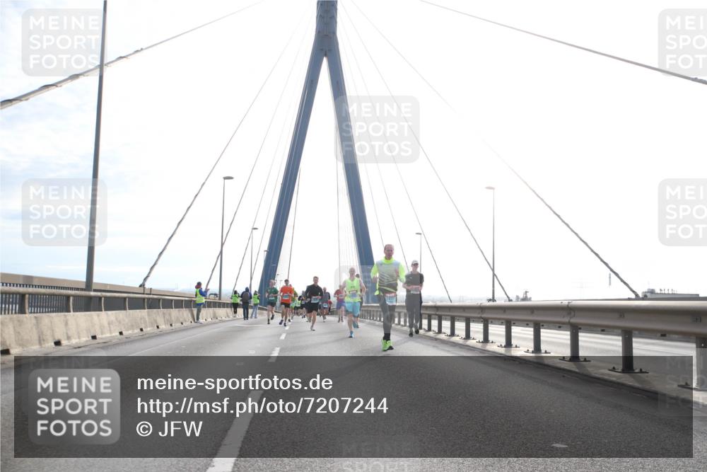 03.10.2024 - Köhlbrandbrückenlauf Jannik Wohlers http://msf.ph/oto/7207244 03.10.2024 09:20:32 Position 1  meine-sportfotos.de