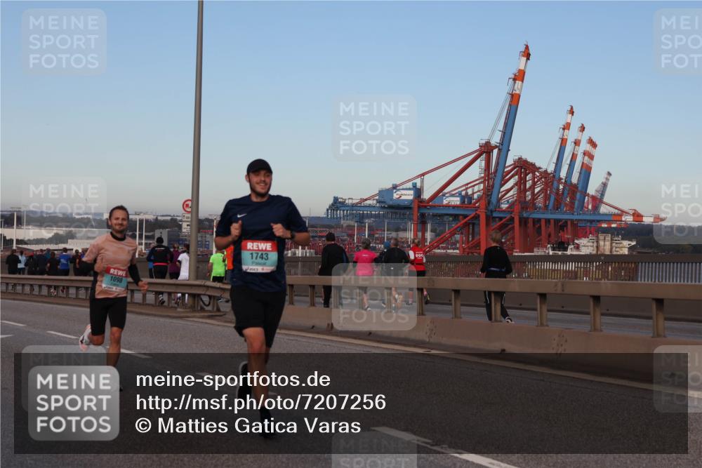 03.10.2024 - Köhlbrandbrückenlauf Matties Gatica Varas http://msf.ph/oto/7207256 03.10.2024 09:33:38 Position 2 1098, 500, 1743 meine-sportfotos.de