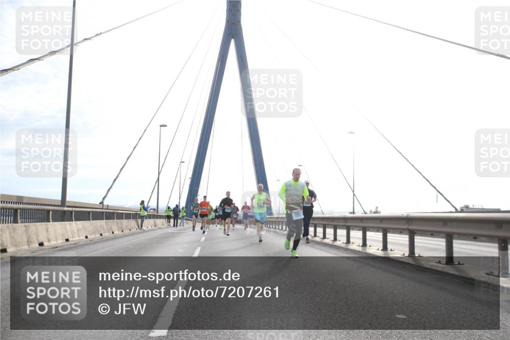03.10.2024 - Köhlbrandbrückenlauf Jannik Wohlers http://msf.ph/oto/7207261 03.10.2024 09:20:32 Position 1  meine-sportfotos.de