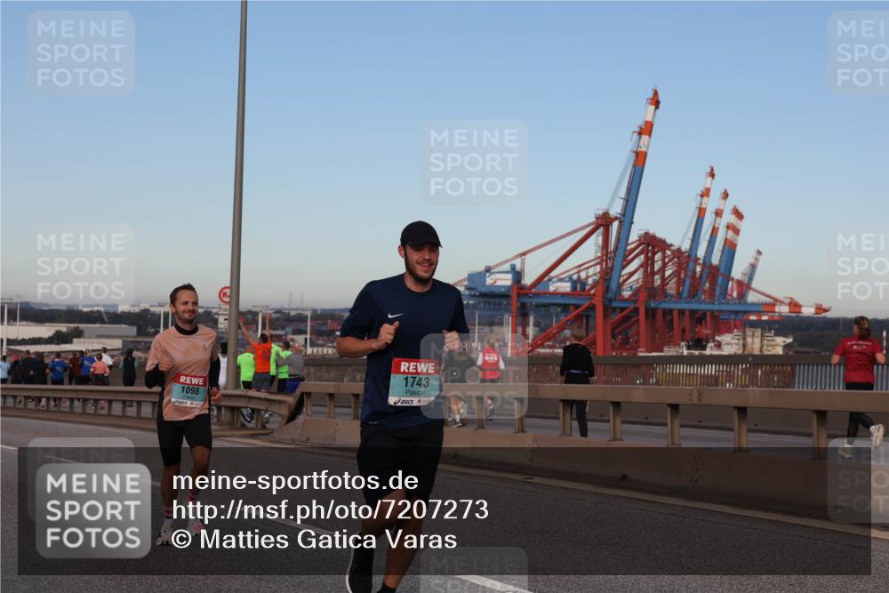 03.10.2024 - Köhlbrandbrückenlauf Matties Gatica Varas http://msf.ph/oto/7207273 03.10.2024 09:33:39 Position 2 1098, 1743, 000 meine-sportfotos.de