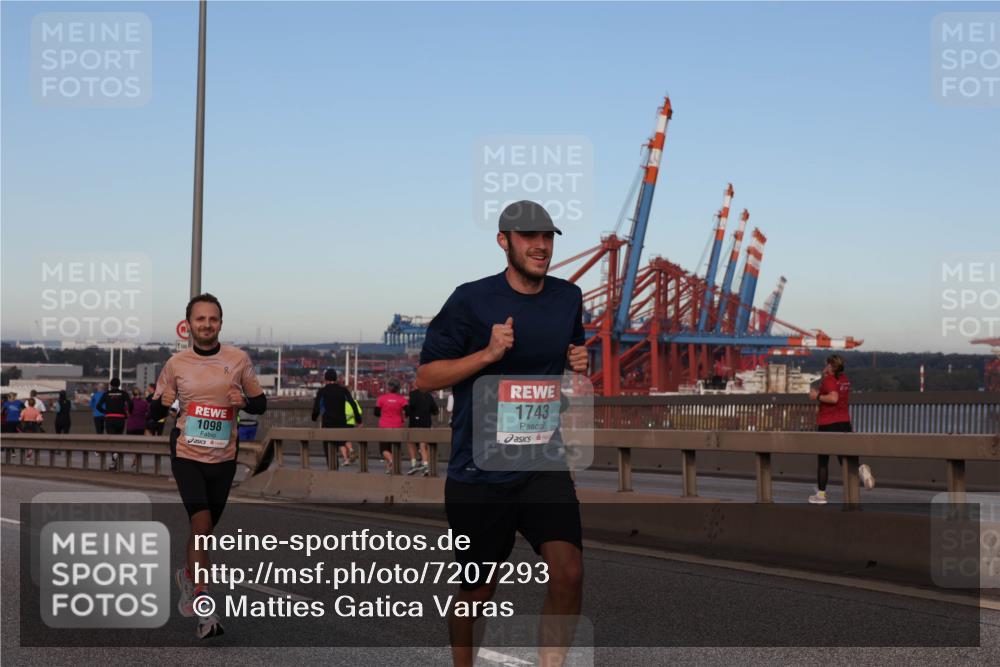 03.10.2024 - Köhlbrandbrückenlauf Matties Gatica Varas http://msf.ph/oto/7207293 03.10.2024 09:33:39 Position 2 1098, 1743 meine-sportfotos.de