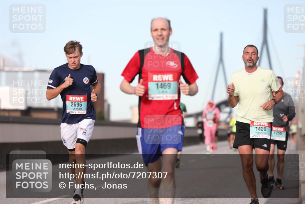 03.10.2024 - Köhlbrandbrückenlauf Fuchs,  Jonas http://msf.ph/oto/7207307 03.10.2024 09:43:24 Position 3 2696, 1469, 1420, 1255 meine-sportfotos.de