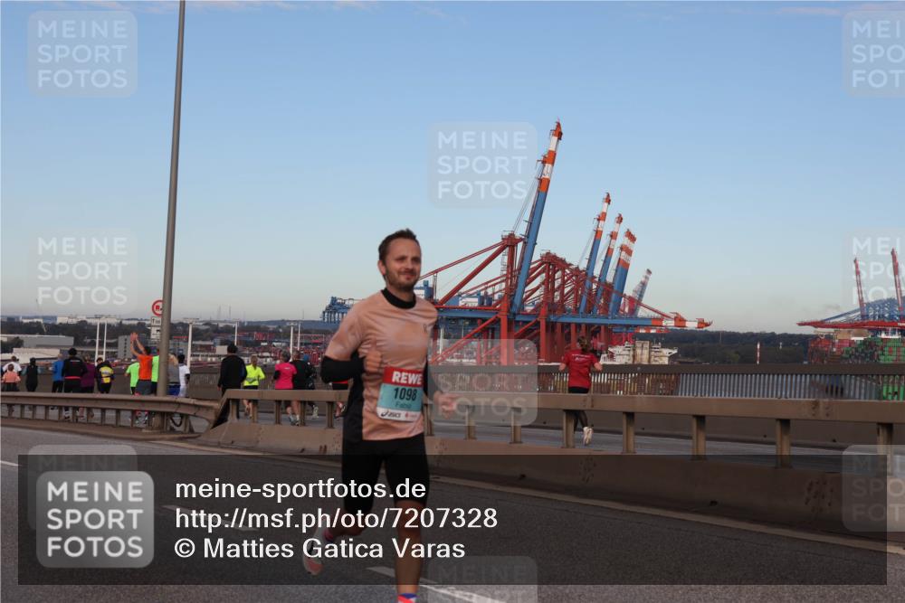 03.10.2024 - Köhlbrandbrückenlauf Matties Gatica Varas http://msf.ph/oto/7207328 03.10.2024 09:33:40 Position 2 500, 1098 meine-sportfotos.de