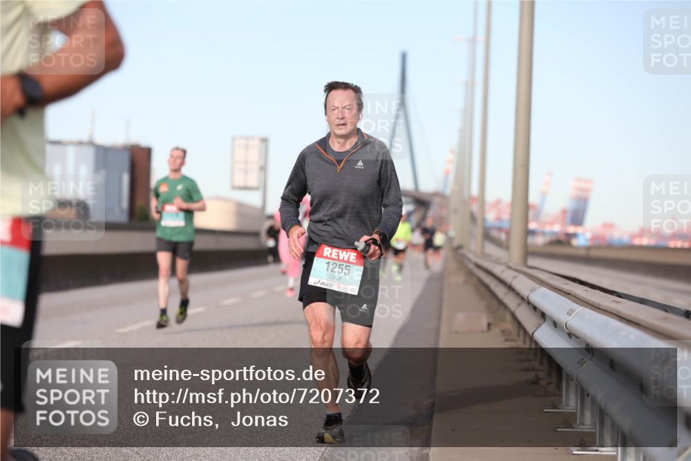 03.10.2024 - Köhlbrandbrückenlauf Fuchs,  Jonas http://msf.ph/oto/7207372 03.10.2024 09:43:28 Position 3 1255 meine-sportfotos.de