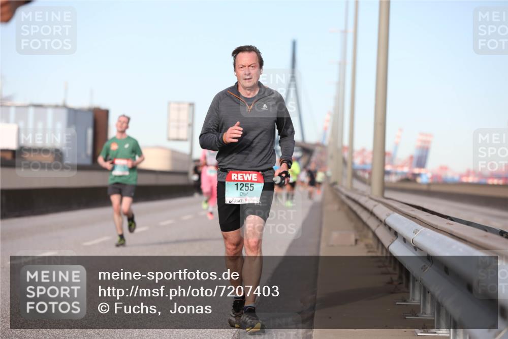 03.10.2024 - Köhlbrandbrückenlauf Fuchs,  Jonas http://msf.ph/oto/7207403 03.10.2024 09:43:28 Position 3 1255 meine-sportfotos.de