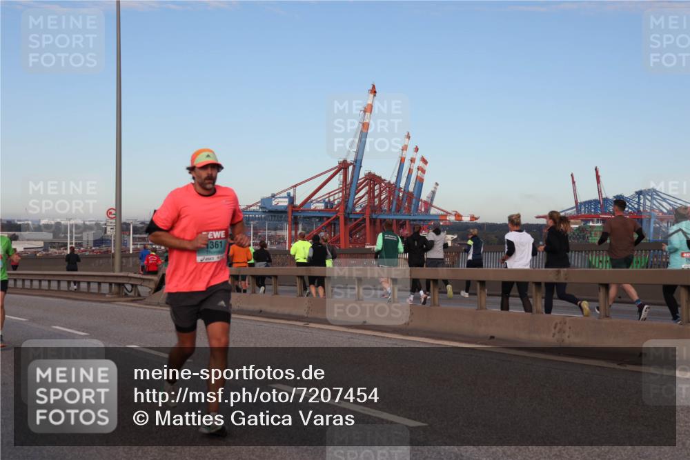 03.10.2024 - Köhlbrandbrückenlauf Matties Gatica Varas http://msf.ph/oto/7207454 03.10.2024 09:33:53 Position 2 361 meine-sportfotos.de