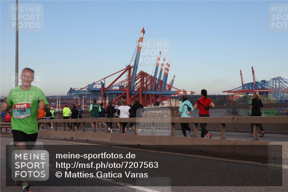 03.10.2024 - Köhlbrandbrückenlauf Matties Gatica Varas http://msf.ph/oto/7207563 03.10.2024 09:33:55 Position 2 1088 meine-sportfotos.de