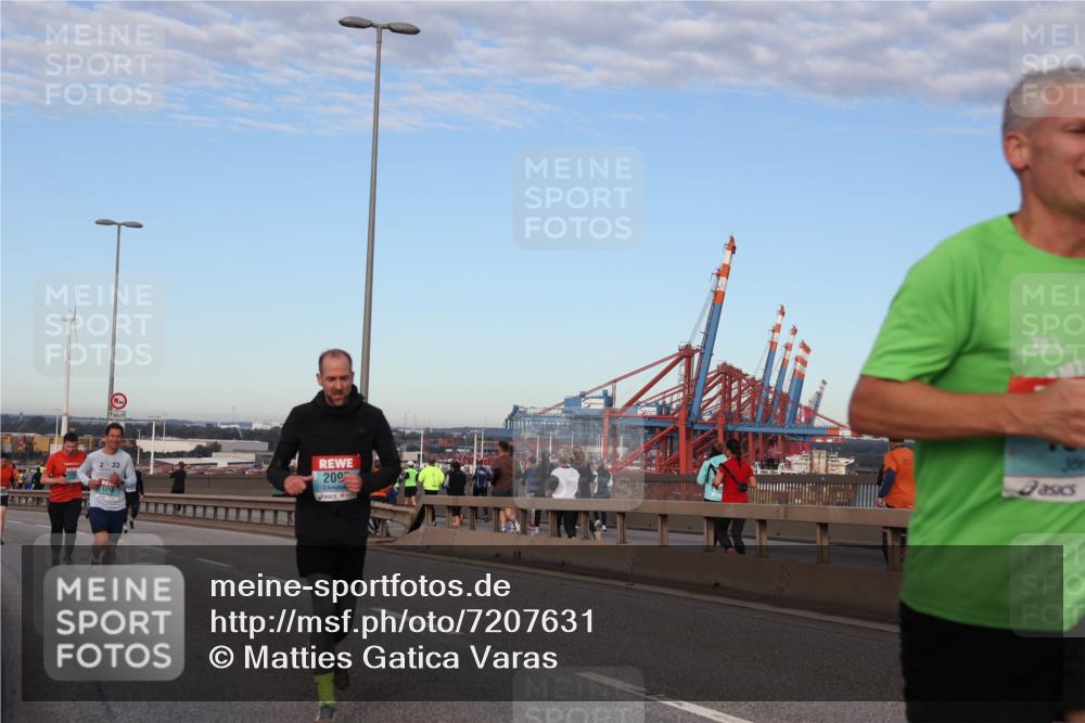 03.10.2024 - Köhlbrandbrückenlauf Matties Gatica Varas http://msf.ph/oto/7207631 03.10.2024 09:33:57 Position 2 2022, 1215, 200 meine-sportfotos.de