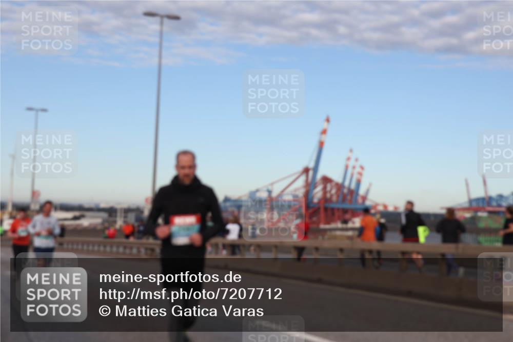 03.10.2024 - Köhlbrandbrückenlauf Matties Gatica Varas http://msf.ph/oto/7207712 03.10.2024 09:33:58 Position 2  meine-sportfotos.de