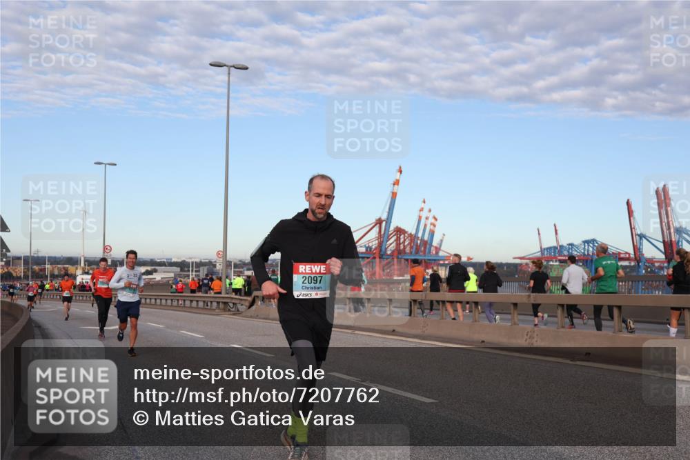 03.10.2024 - Köhlbrandbrückenlauf Matties Gatica Varas http://msf.ph/oto/7207762 03.10.2024 09:33:58 Position 2 128, 222, 2097 meine-sportfotos.de