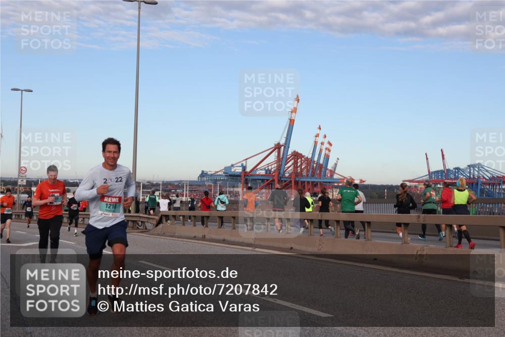 03.10.2024 - Köhlbrandbrückenlauf Matties Gatica Varas http://msf.ph/oto/7207842 03.10.2024 09:34:00 Position 2 2022, 1218 meine-sportfotos.de