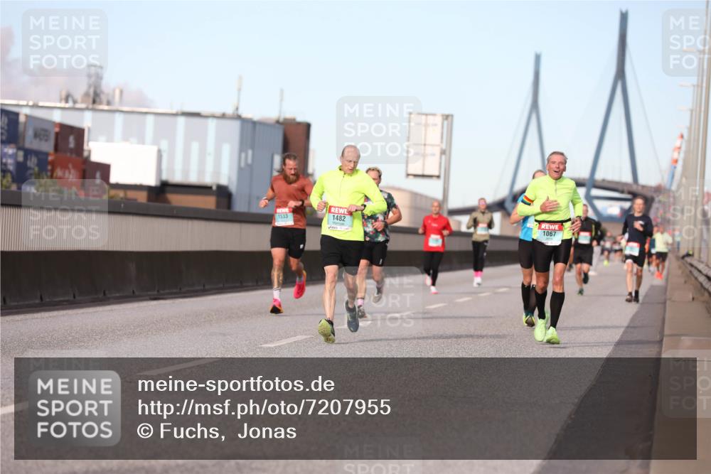 03.10.2024 - Köhlbrandbrückenlauf Fuchs,  Jonas http://msf.ph/oto/7207955 03.10.2024 09:43:37 Position 3 1067, 1533, 1482 meine-sportfotos.de