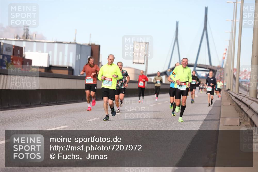 03.10.2024 - Köhlbrandbrückenlauf Fuchs,  Jonas http://msf.ph/oto/7207972 03.10.2024 09:43:37 Position 3 1533, 1067, 1482 meine-sportfotos.de