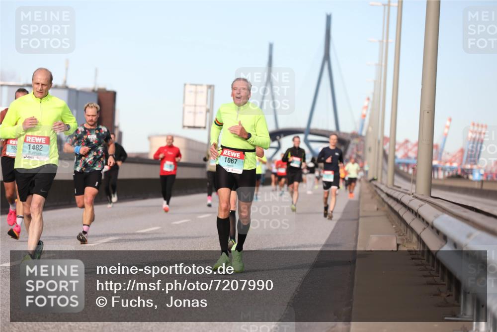 03.10.2024 - Köhlbrandbrückenlauf Fuchs,  Jonas http://msf.ph/oto/7207990 03.10.2024 09:43:39 Position 3 15, 1482, 1067 meine-sportfotos.de