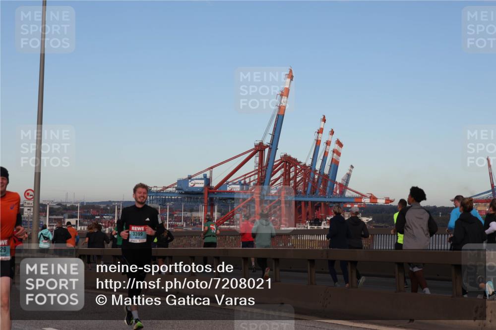 03.10.2024 - Köhlbrandbrückenlauf Matties Gatica Varas http://msf.ph/oto/7208021 03.10.2024 09:34:05 Position 2 500, 29, 3399 meine-sportfotos.de