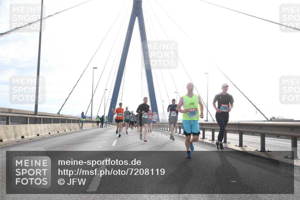 03.10.2024 - Köhlbrandbrückenlauf Jannik Wohlers http://msf.ph/oto/7208119 03.10.2024 09:20:34 Position 1 1743, 1310, 2659, 1160 meine-sportfotos.de