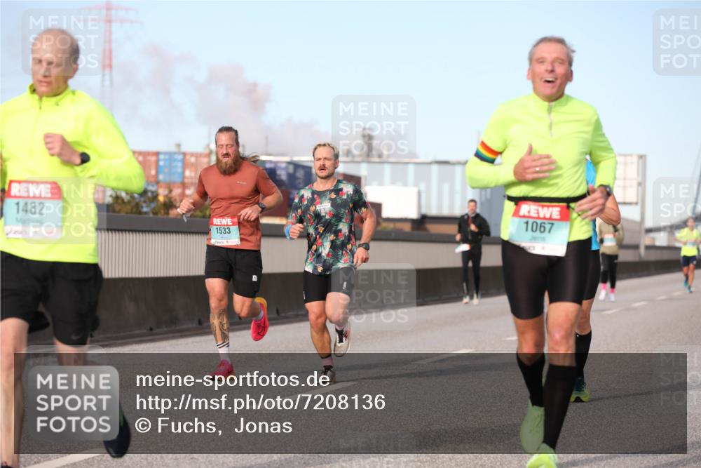 03.10.2024 - Köhlbrandbrückenlauf Fuchs,  Jonas http://msf.ph/oto/7208136 03.10.2024 09:43:42 Position 3 1482, 1533, 1067 meine-sportfotos.de