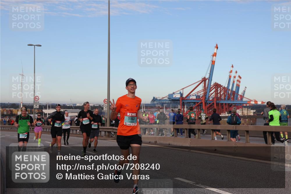 03.10.2024 - Köhlbrandbrückenlauf Matties Gatica Varas http://msf.ph/oto/7208240 03.10.2024 09:34:13 Position 2 1053, 1198, 1172, 1091, 1163 meine-sportfotos.de