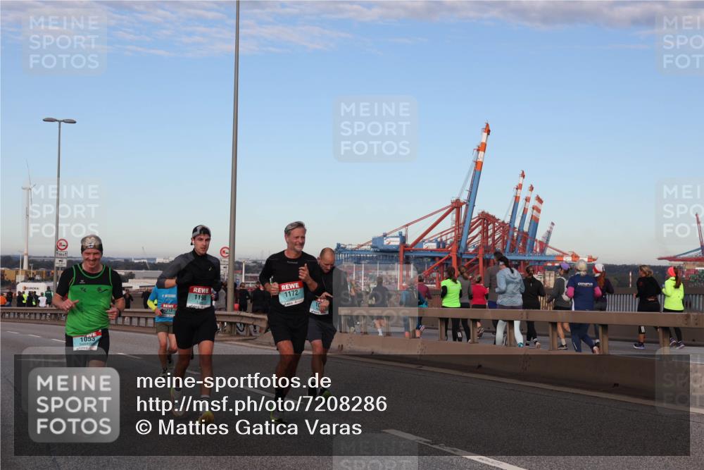 03.10.2024 - Köhlbrandbrückenlauf Matties Gatica Varas http://msf.ph/oto/7208286 03.10.2024 09:34:15 Position 2 1053, 1198, 1172, 1213 meine-sportfotos.de