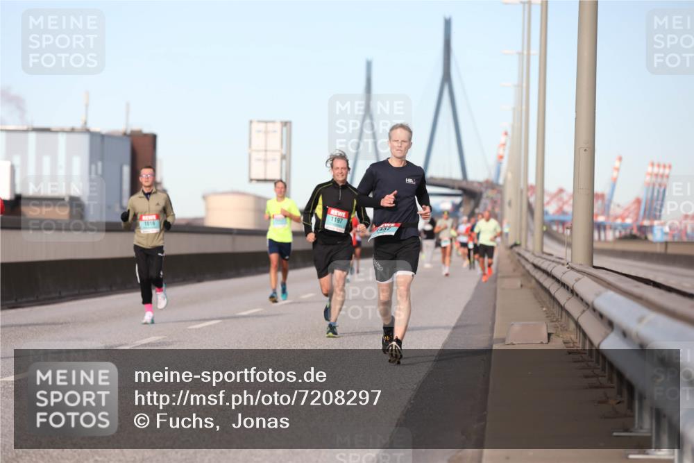 03.10.2024 - Köhlbrandbrückenlauf Fuchs,  Jonas http://msf.ph/oto/7208297 03.10.2024 09:43:46 Position 3 1016, 1197, 437 meine-sportfotos.de