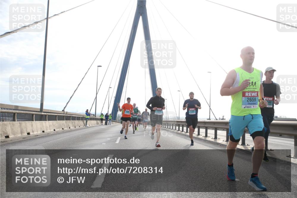 03.10.2024 - Köhlbrandbrückenlauf Jannik Wohlers http://msf.ph/oto/7208314 03.10.2024 09:20:35 Position 1 1743, 1310, 1163, 2659, 160 meine-sportfotos.de