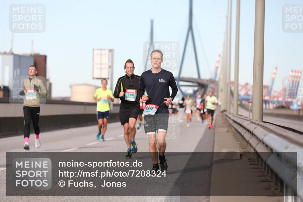 03.10.2024 - Köhlbrandbrückenlauf Fuchs,  Jonas http://msf.ph/oto/7208324 03.10.2024 09:43:46 Position 3 1016, 1197, 1437 meine-sportfotos.de