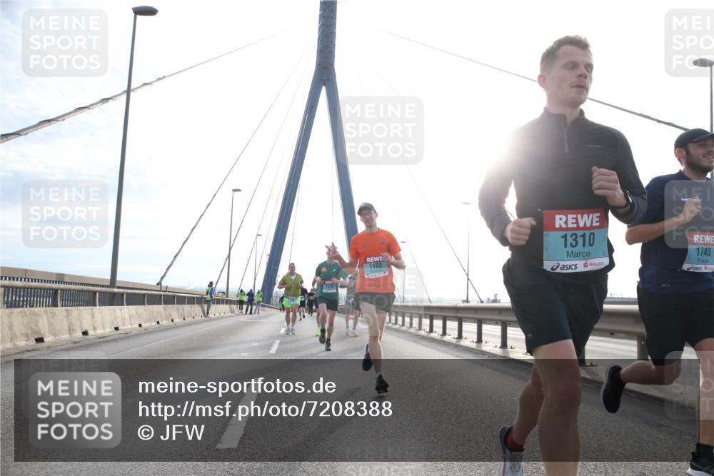 03.10.2024 - Köhlbrandbrückenlauf Jannik Wohlers http://msf.ph/oto/7208388 03.10.2024 09:20:37 Position 1 1163, 1310, 1743 meine-sportfotos.de