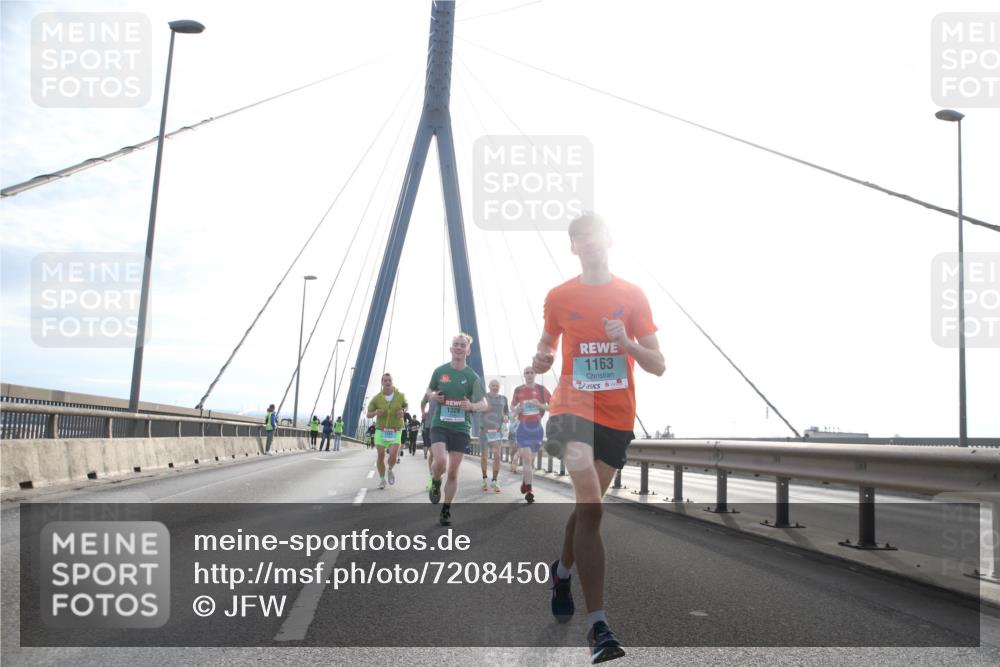 03.10.2024 - Köhlbrandbrückenlauf Jannik Wohlers http://msf.ph/oto/7208450 03.10.2024 09:20:38 Position 1 1329, 1163 meine-sportfotos.de