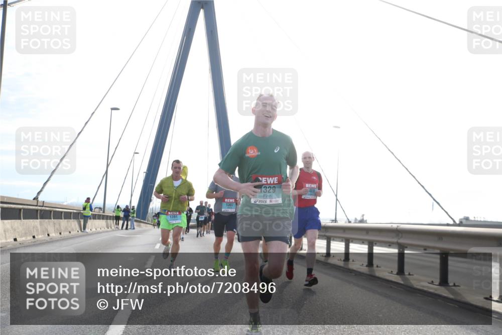 03.10.2024 - Köhlbrandbrückenlauf Jannik Wohlers http://msf.ph/oto/7208496 03.10.2024 09:20:39 Position 1 1329, 469, 1307, 1391 meine-sportfotos.de