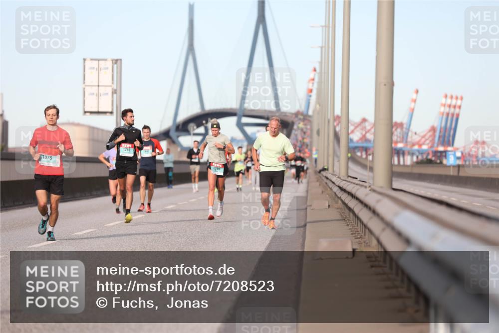 03.10.2024 - Köhlbrandbrückenlauf Fuchs,  Jonas http://msf.ph/oto/7208523 03.10.2024 09:43:54 Position 3 1075 meine-sportfotos.de