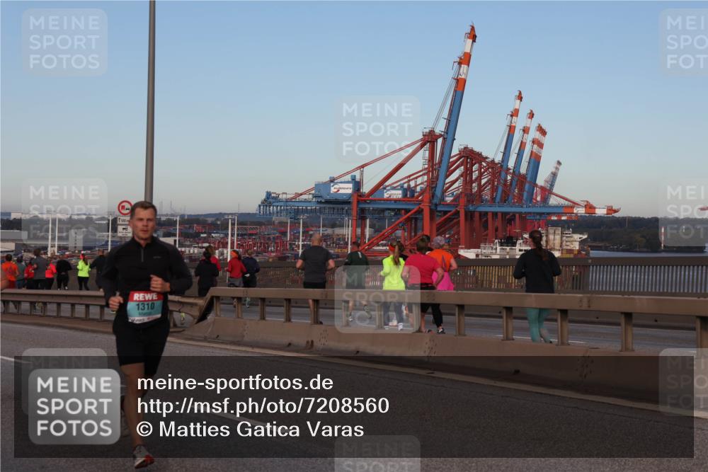 03.10.2024 - Köhlbrandbrückenlauf Matties Gatica Varas http://msf.ph/oto/7208560 03.10.2024 09:34:31 Position 2 500, 1310, 10 meine-sportfotos.de