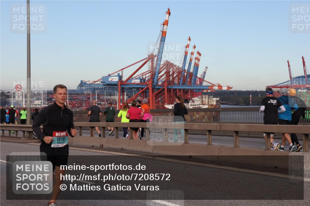 03.10.2024 - Köhlbrandbrückenlauf Matties Gatica Varas http://msf.ph/oto/7208572 03.10.2024 09:34:31 Position 2 500, 1310 meine-sportfotos.de