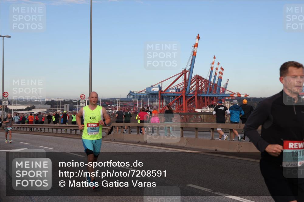 03.10.2024 - Köhlbrandbrückenlauf Matties Gatica Varas http://msf.ph/oto/7208591 03.10.2024 09:34:33 Position 2 1, 2659, 1310 meine-sportfotos.de